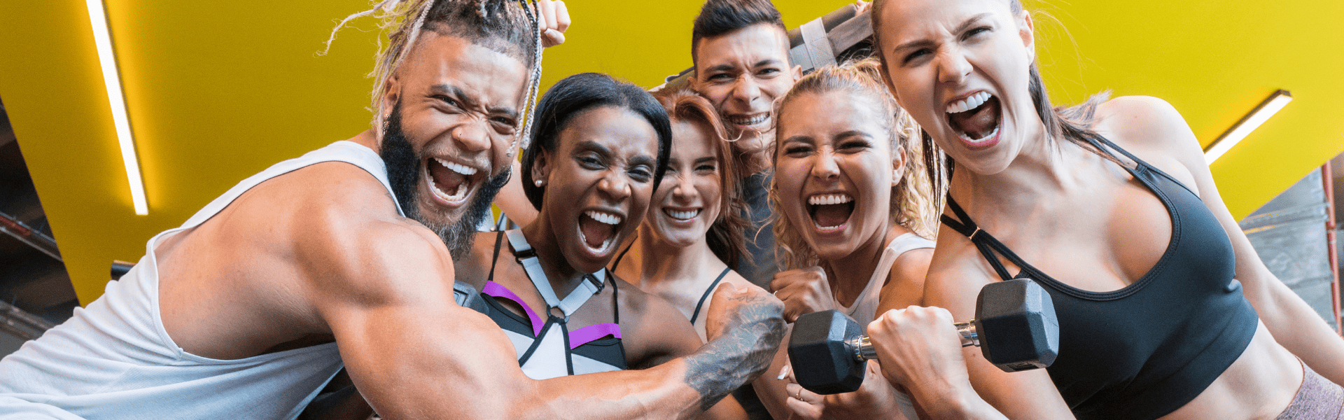 gruppo di allenamento in palestra